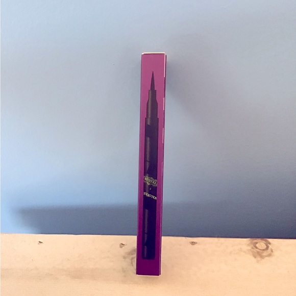 Beetlejuice x Revolution Say My Name Felt Tip Eyeliner black New In Box - Picture 2 of 2